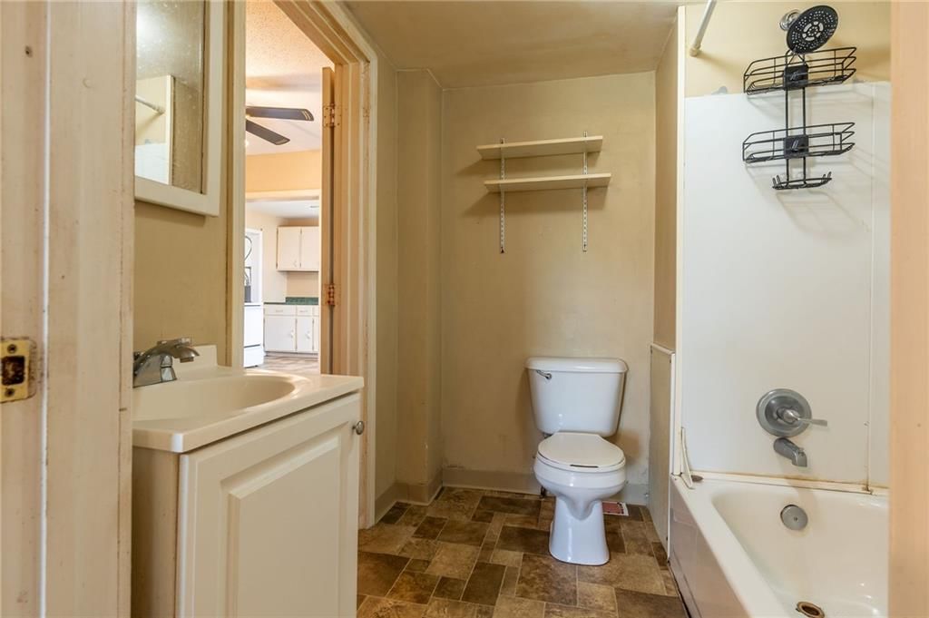 420 S Hill Street — photo 28