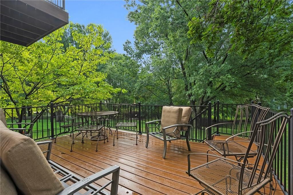 816 NE Mary Court — photo 31