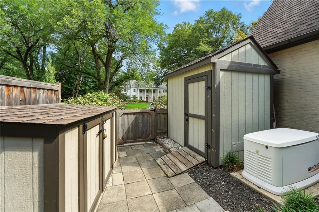 1200 W 60th Terrace — photo 36