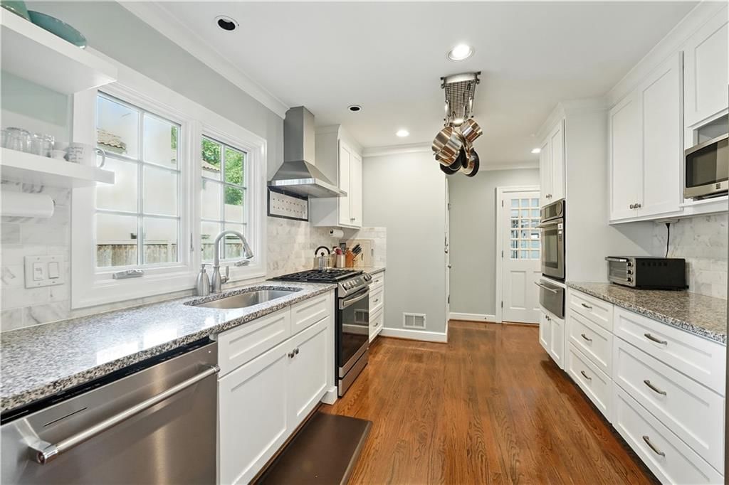 1200 W 60th Terrace — photo 6