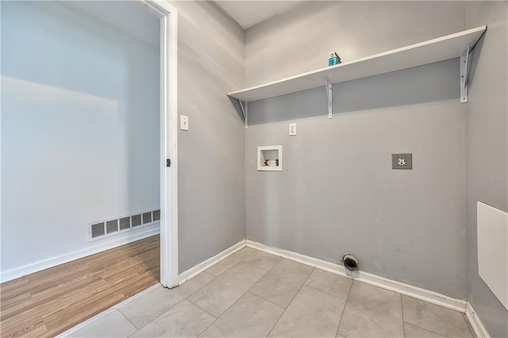 723 N Crysler Avenue — photo 17