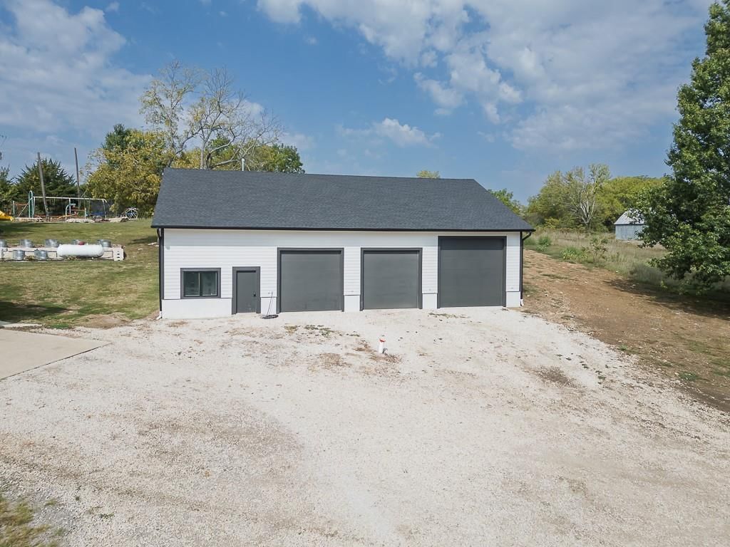 25493 Kansas Avenue — photo 3