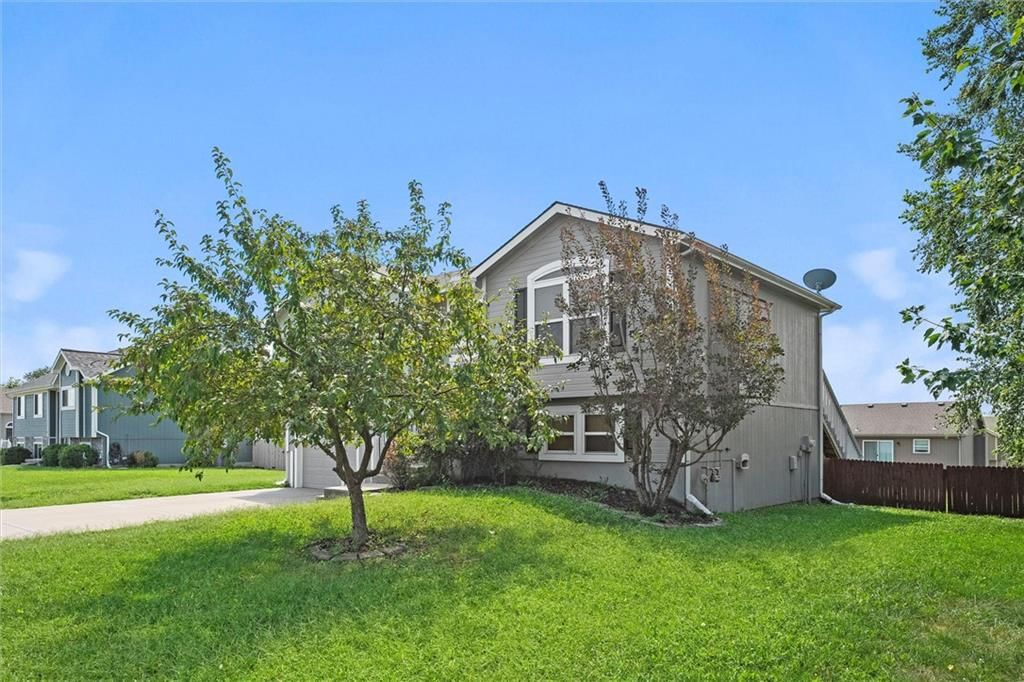 503 Lake Meadows Drive — photo 4