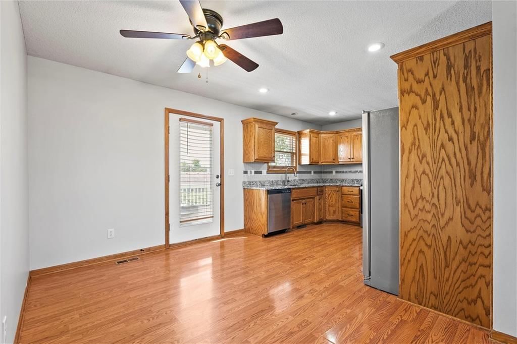 503 Lake Meadows Drive — photo 8