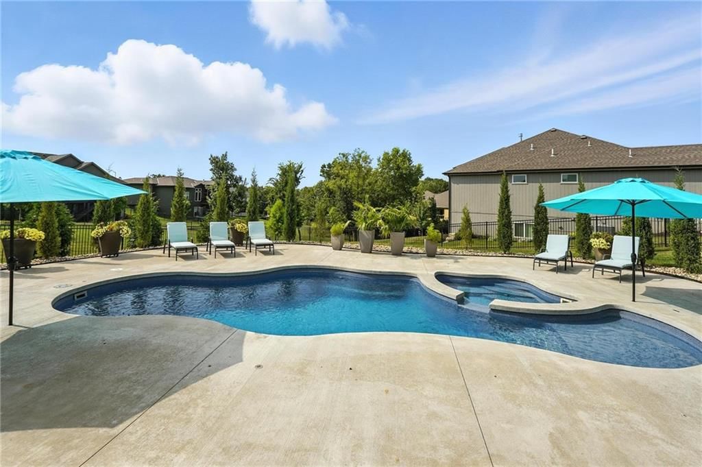 7550 N Gower Avenue — photo 62