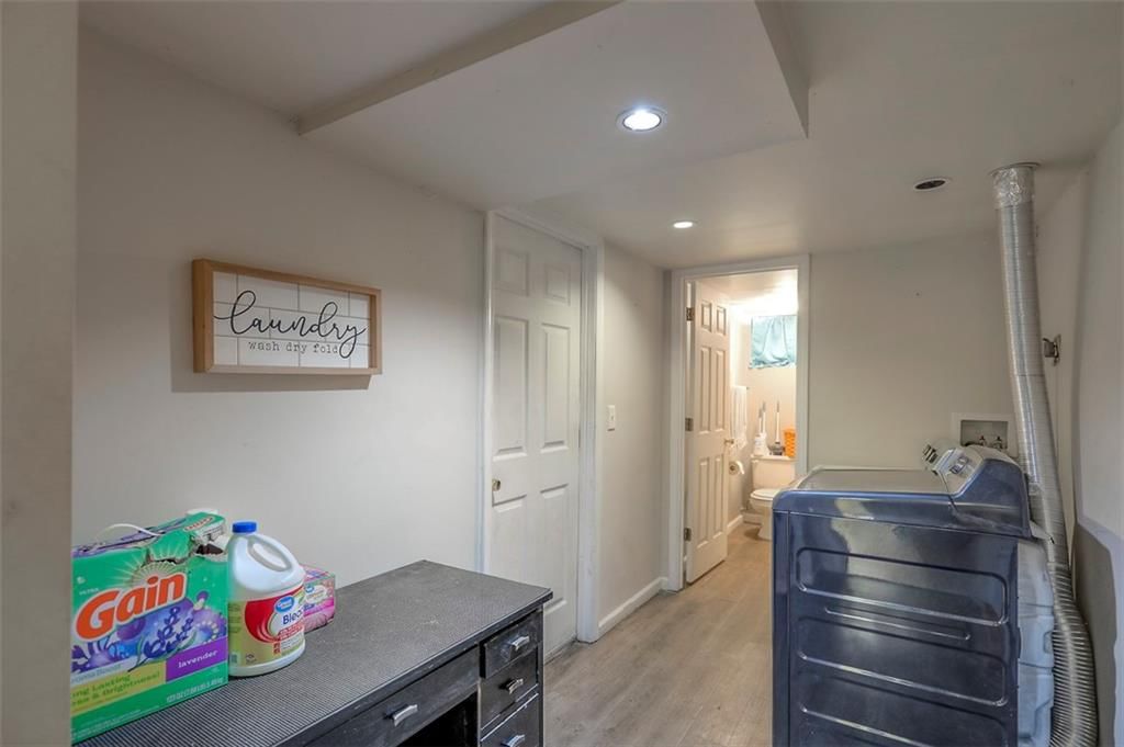 10912 Myrtle Avenue — photo 32