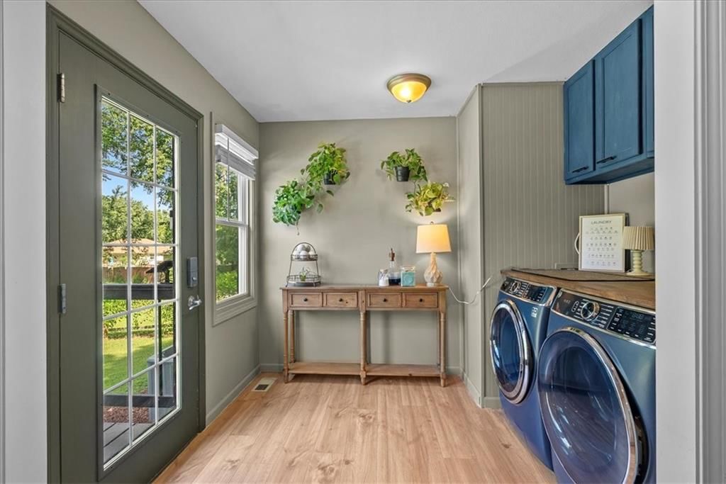 404 W 3rd Street — photo 12