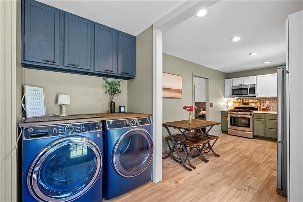 404 W 3rd Street — photo 13
