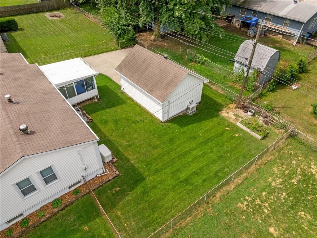 104 SW Walnut Street — photo 31
