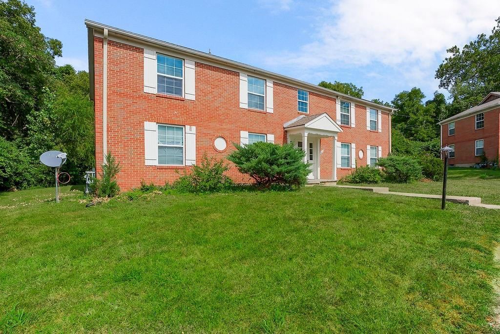 8620 Countryshire Lane — photo 3
