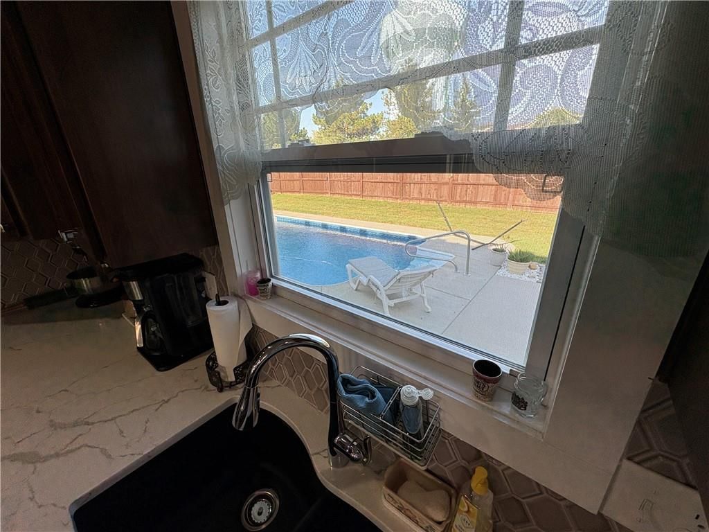 825 SE Shamrock Lane — photo 13