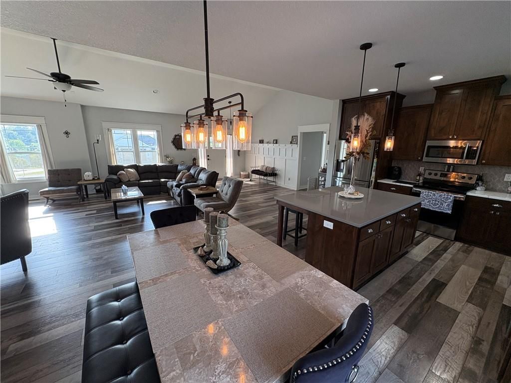 825 SE Shamrock Lane — photo 9