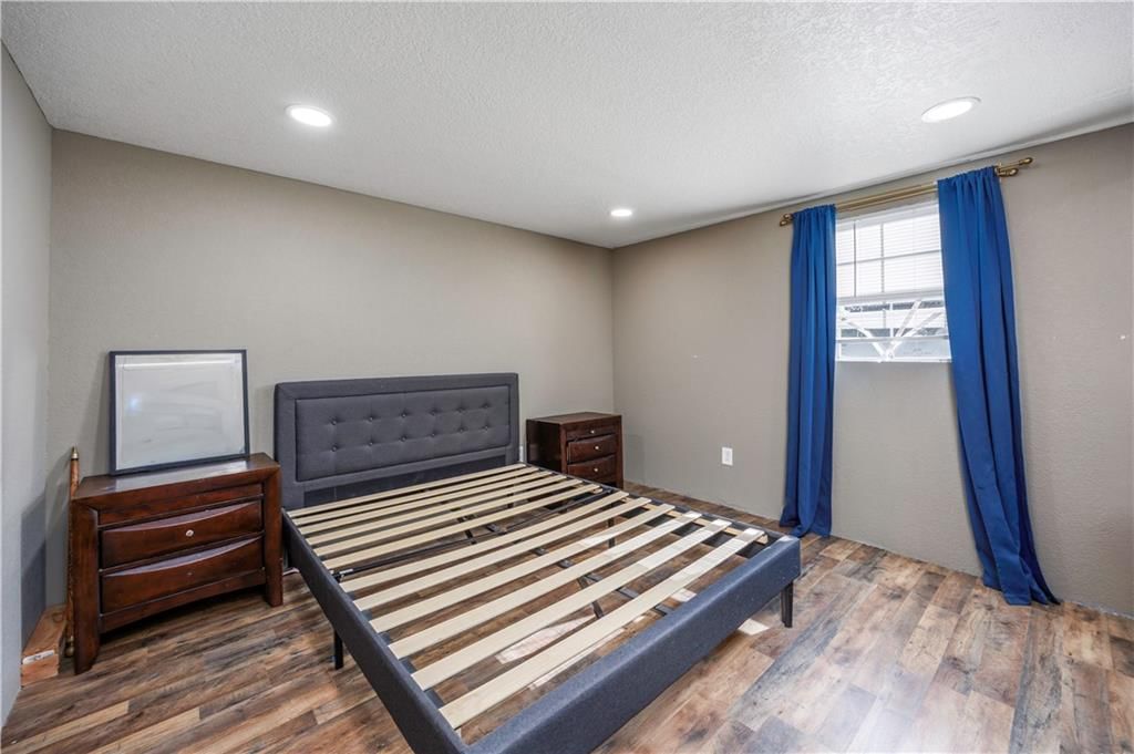 319 Oak Street — photo 11