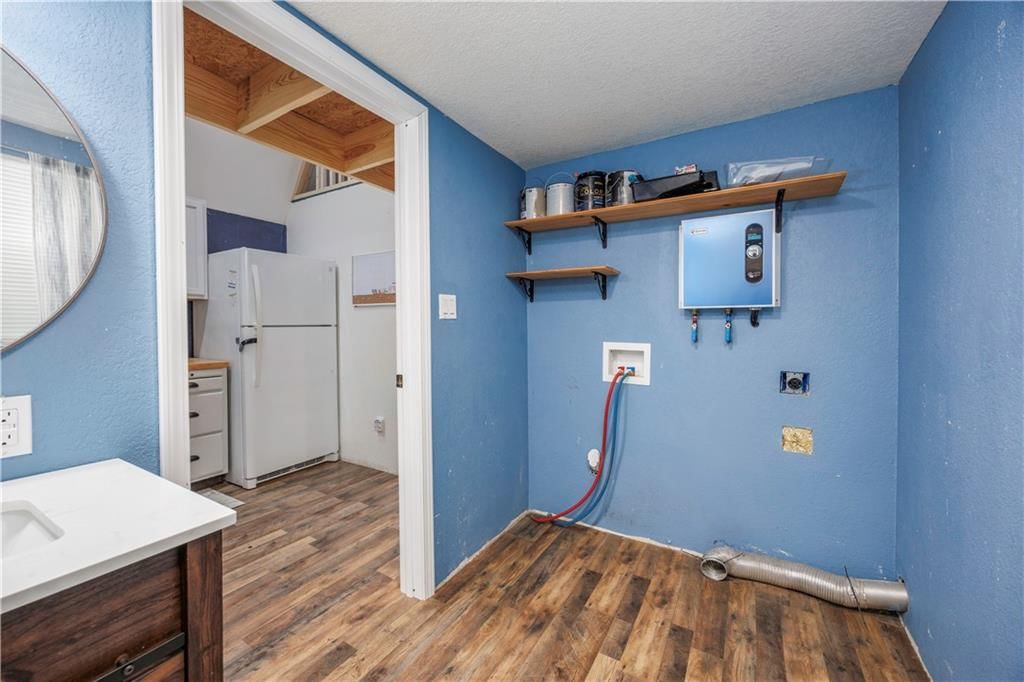 319 Oak Street — photo 13
