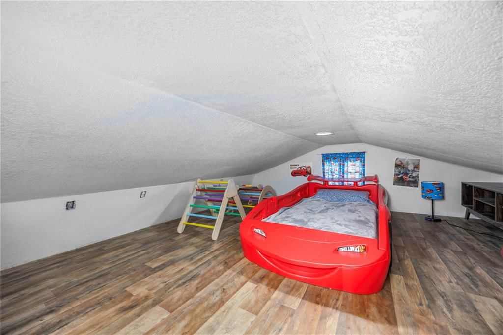 319 Oak Street — photo 14