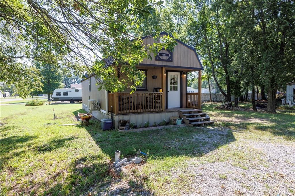 319 Oak Street — photo 16