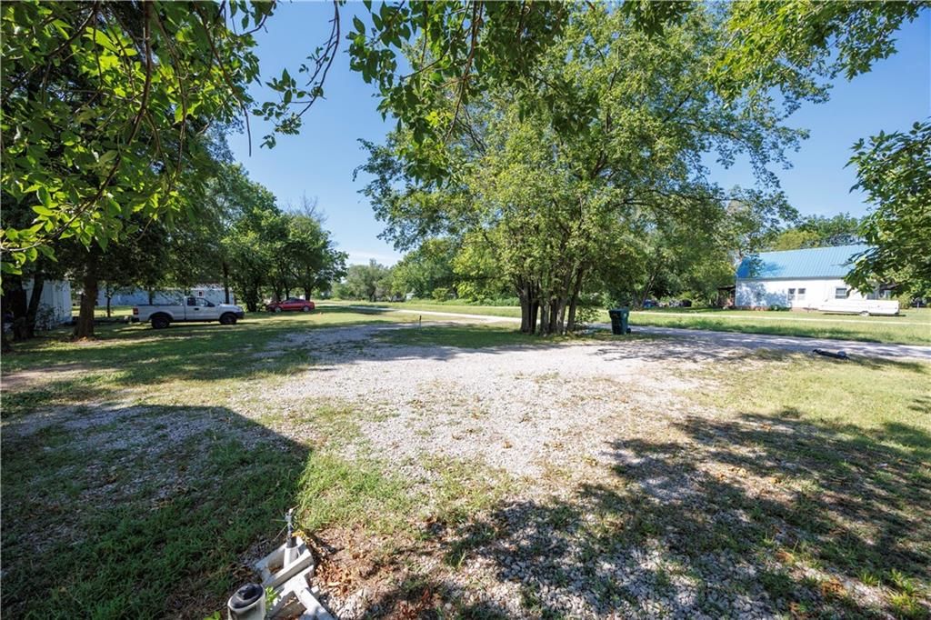 319 Oak Street — photo 17
