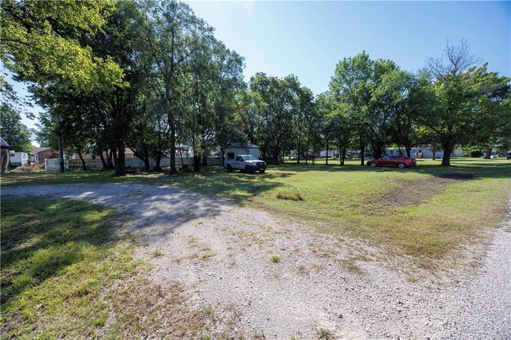 319 Oak Street — photo 18