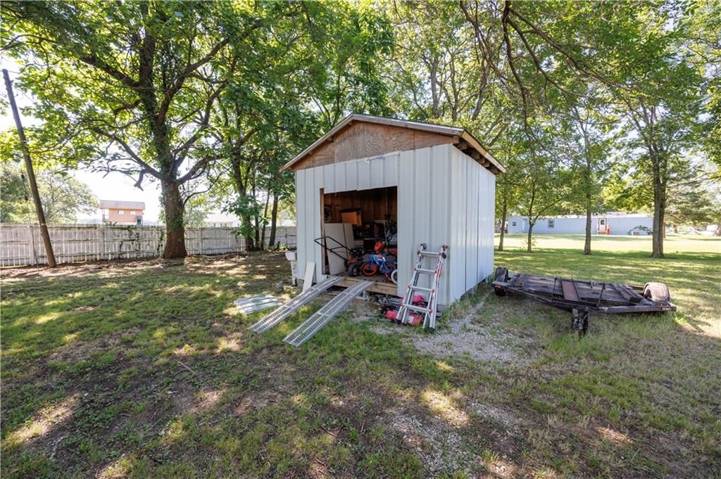 319 Oak Street — photo 21