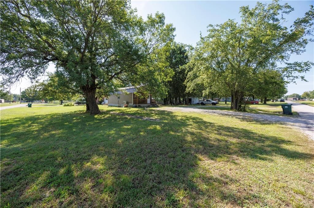 319 Oak Street — photo 22