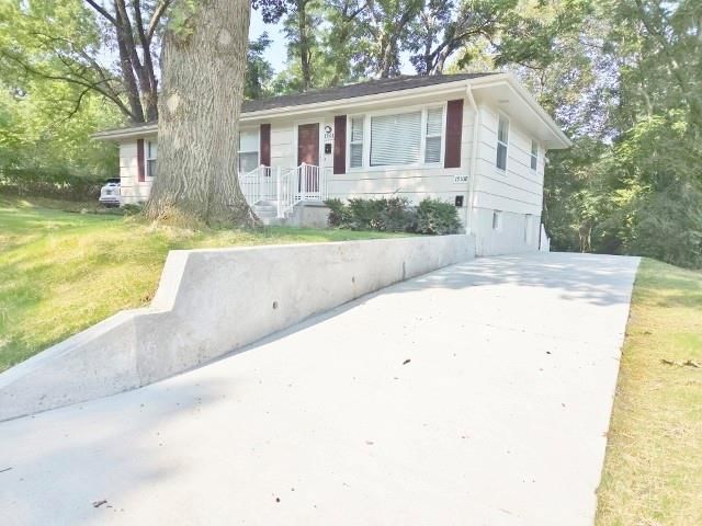1510 Harvard Avenue — photo 3