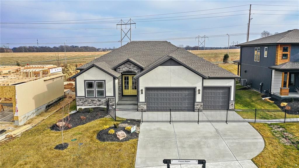 25012 W 89th Street, Lenexa