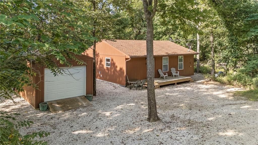 130 Spruce Drive — photo 3