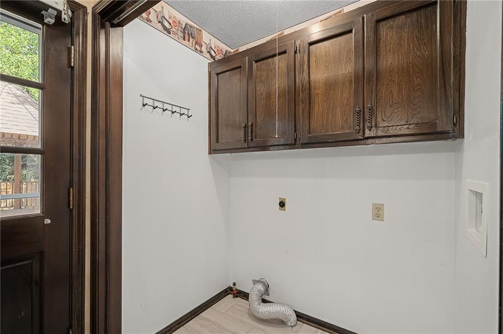 8923 Country Hill Court — photo 20
