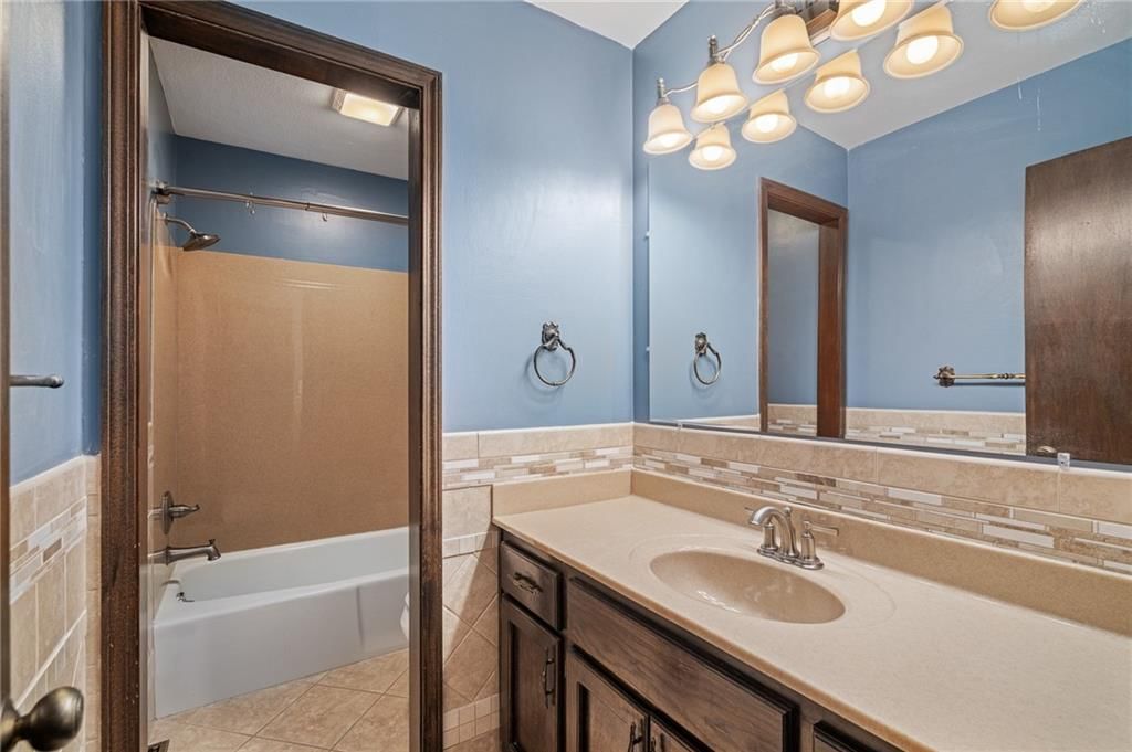 8923 Country Hill Court — photo 27