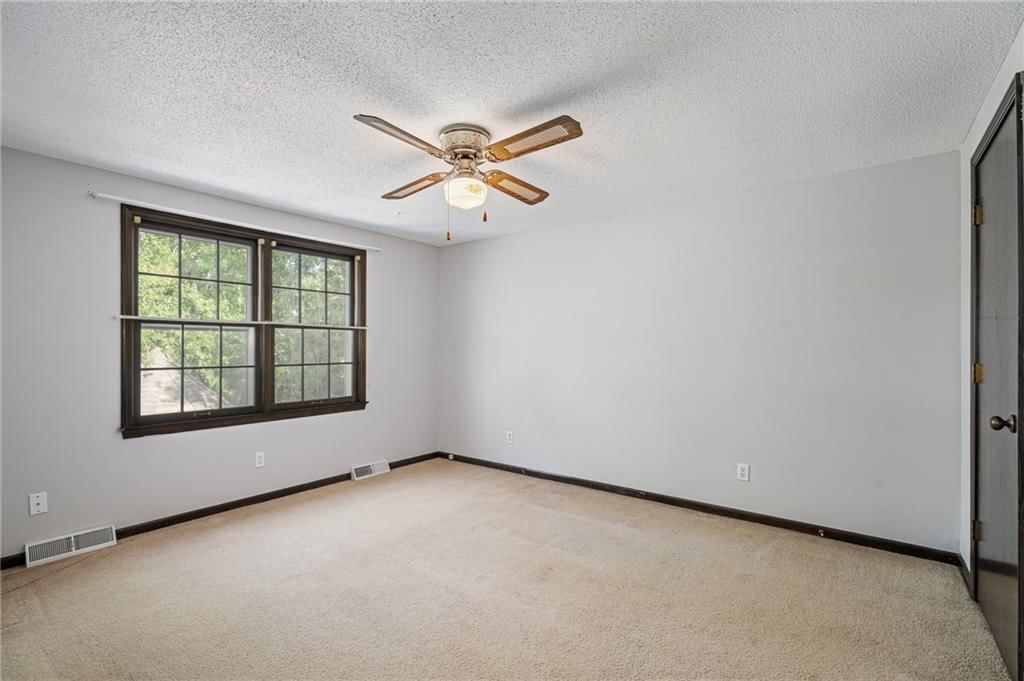 8923 Country Hill Court — photo 32