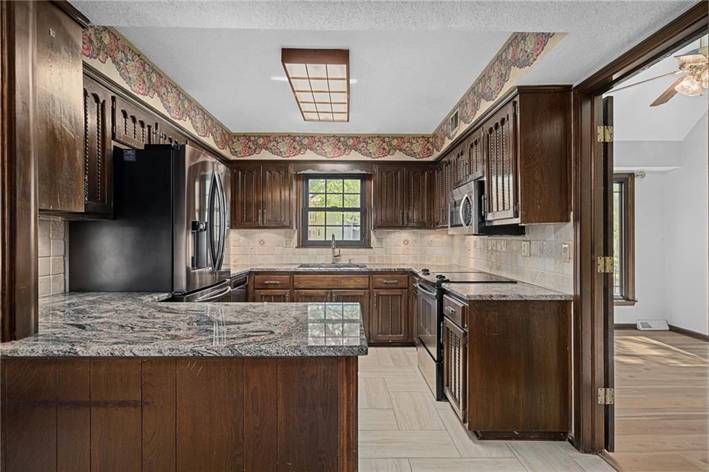 8923 Country Hill Court — photo 6