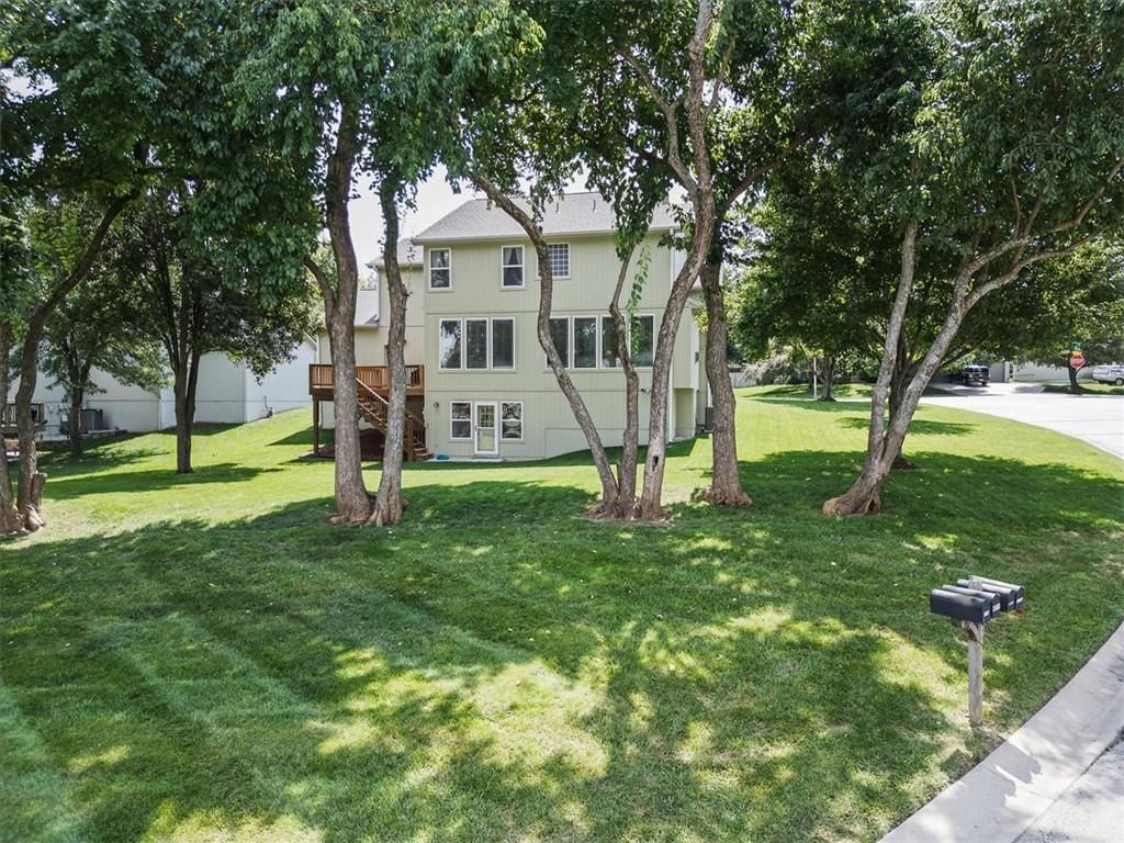 23710 W 53rd Terrace — photo 5