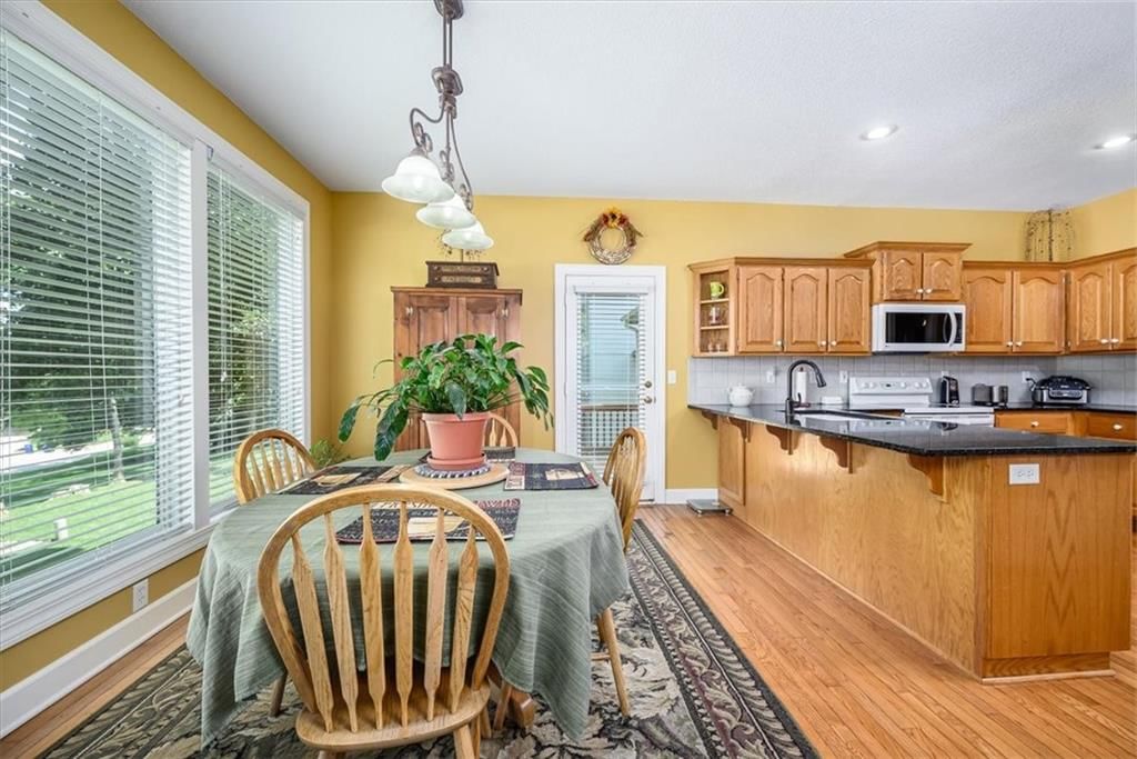 23710 W 53rd Terrace — photo 8