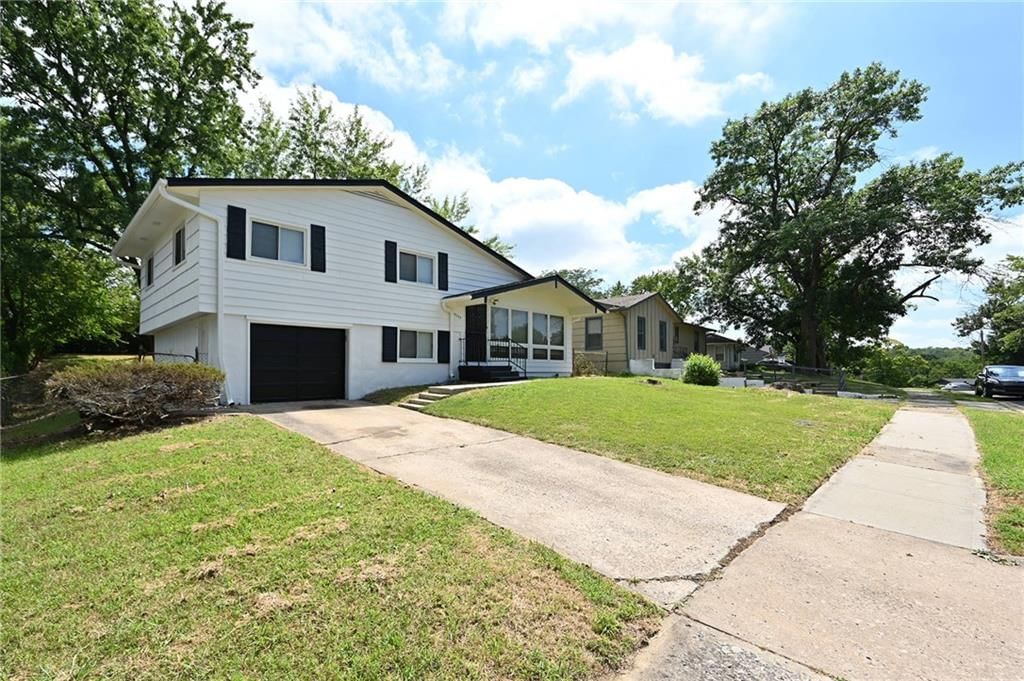 5255 Spruce Avenue — photo 3