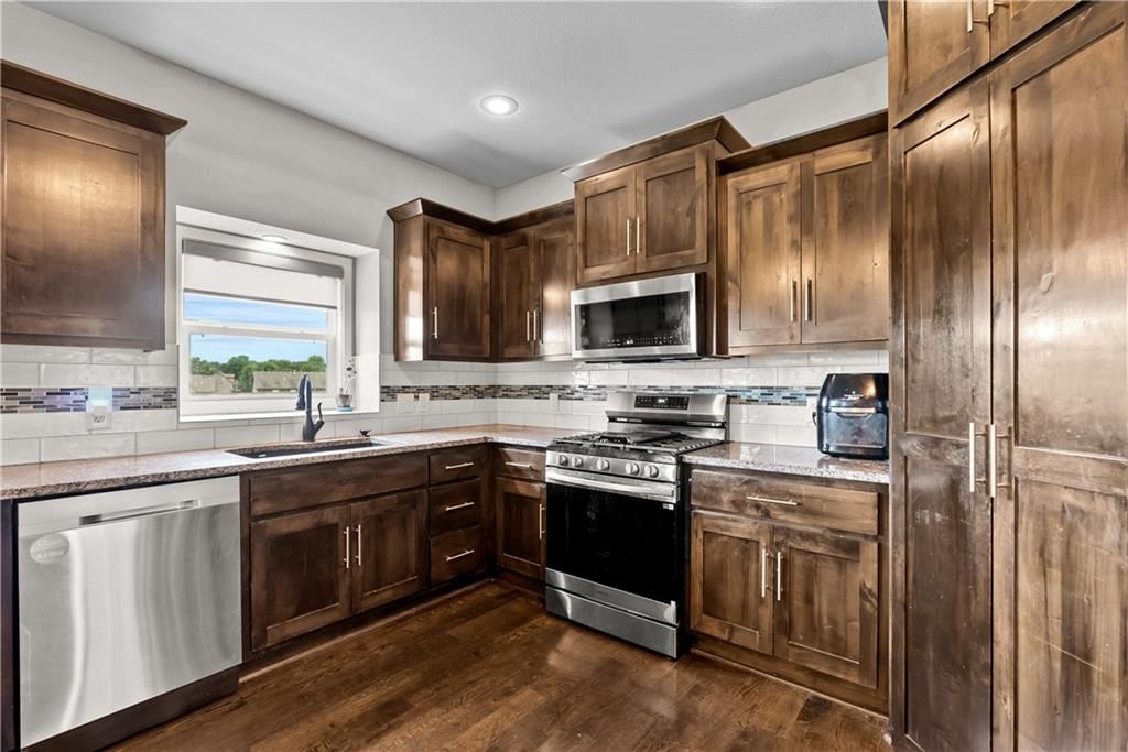 10014 N Stark Avenue — photo 13