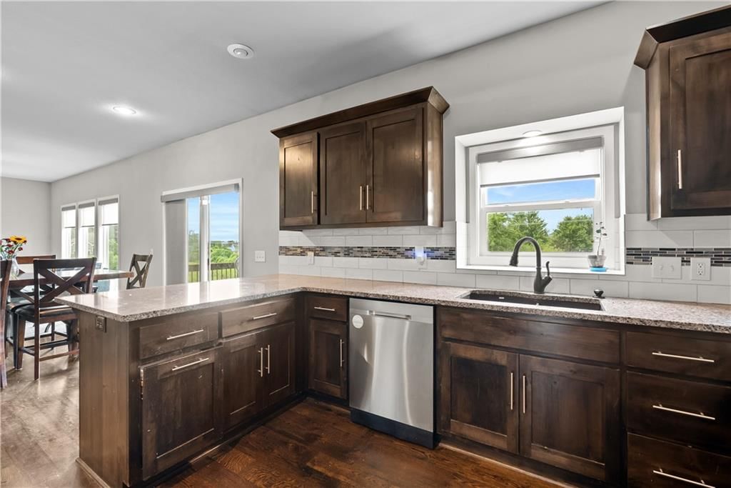 10014 N Stark Avenue — photo 14