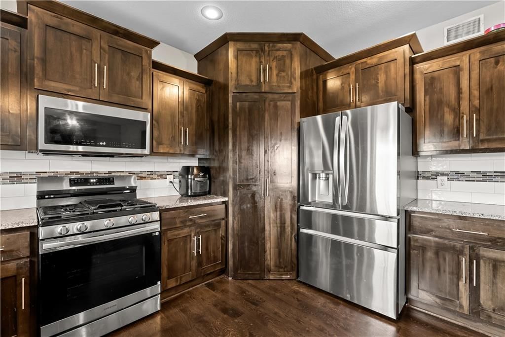 10014 N Stark Avenue — photo 15