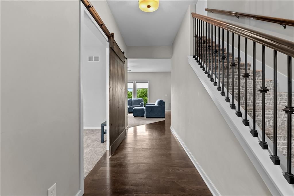 10014 N Stark Avenue — photo 4