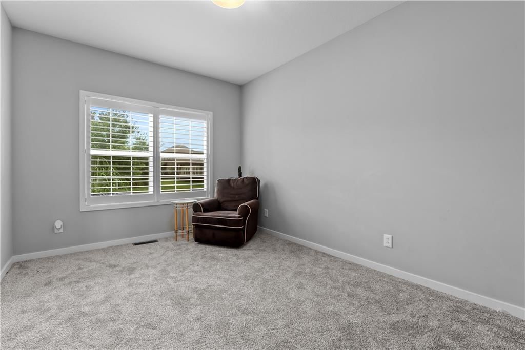 10014 N Stark Avenue — photo 6