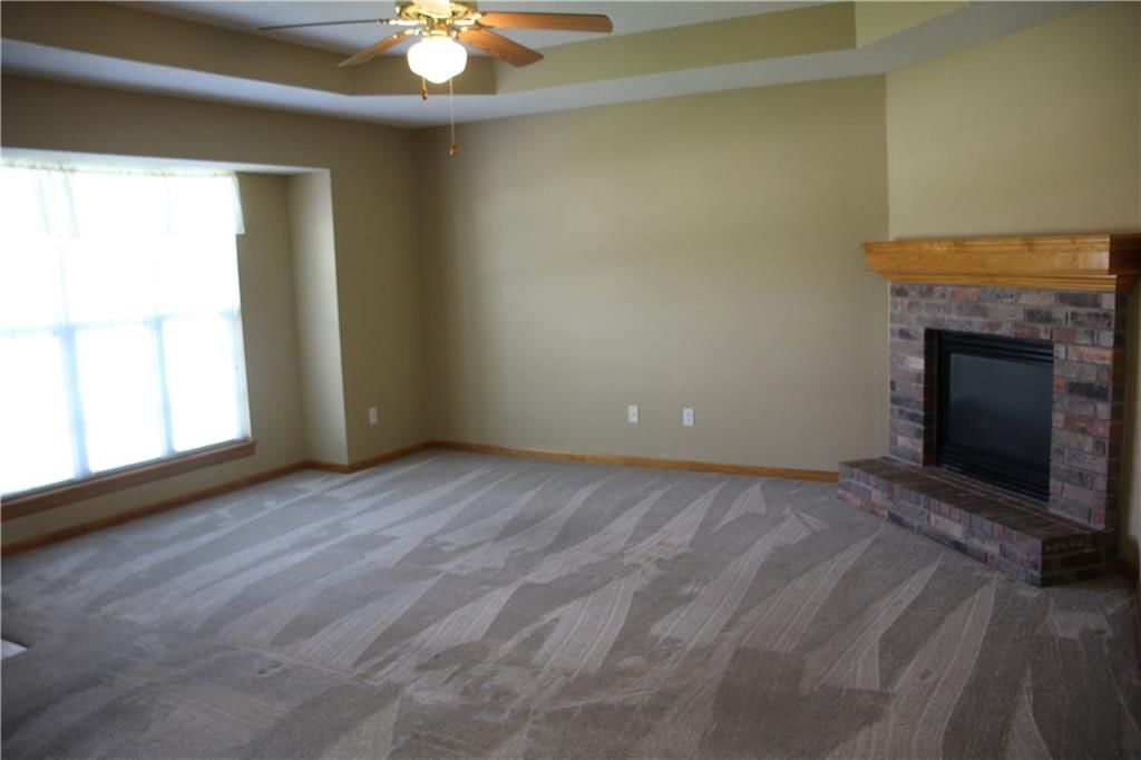 315 E Elm Street — photo 4