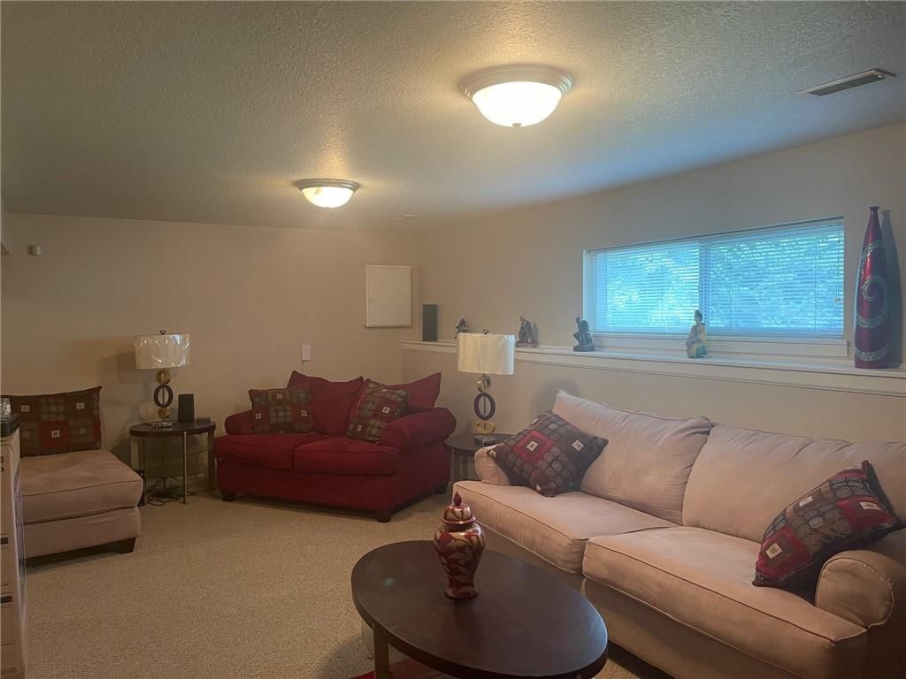 1213 Oak Street — photo 17