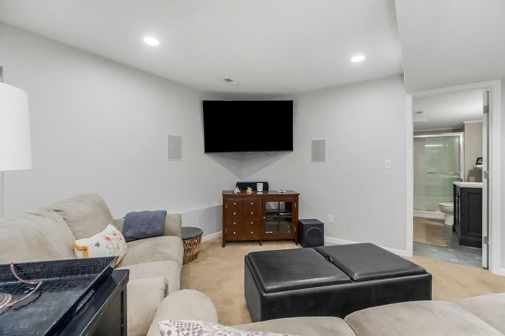 1033 Holt Drive — photo 30