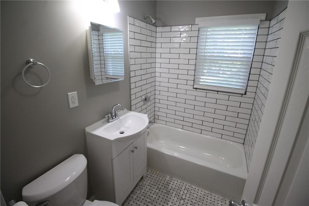 7225 Flora Avenue — photo 9