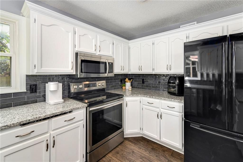 2505 NE Dale Hunter Trail — photo 16