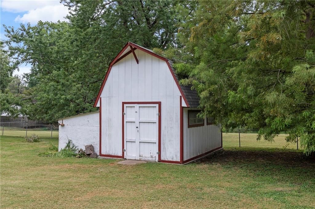 6423 Harris Avenue — photo 29