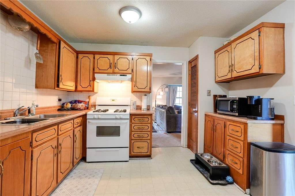 604 NW Canterbury Road — photo 8