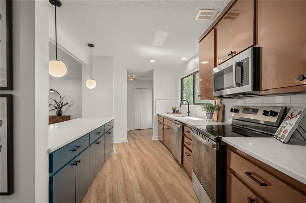 9136 Grant Lane — photo 17