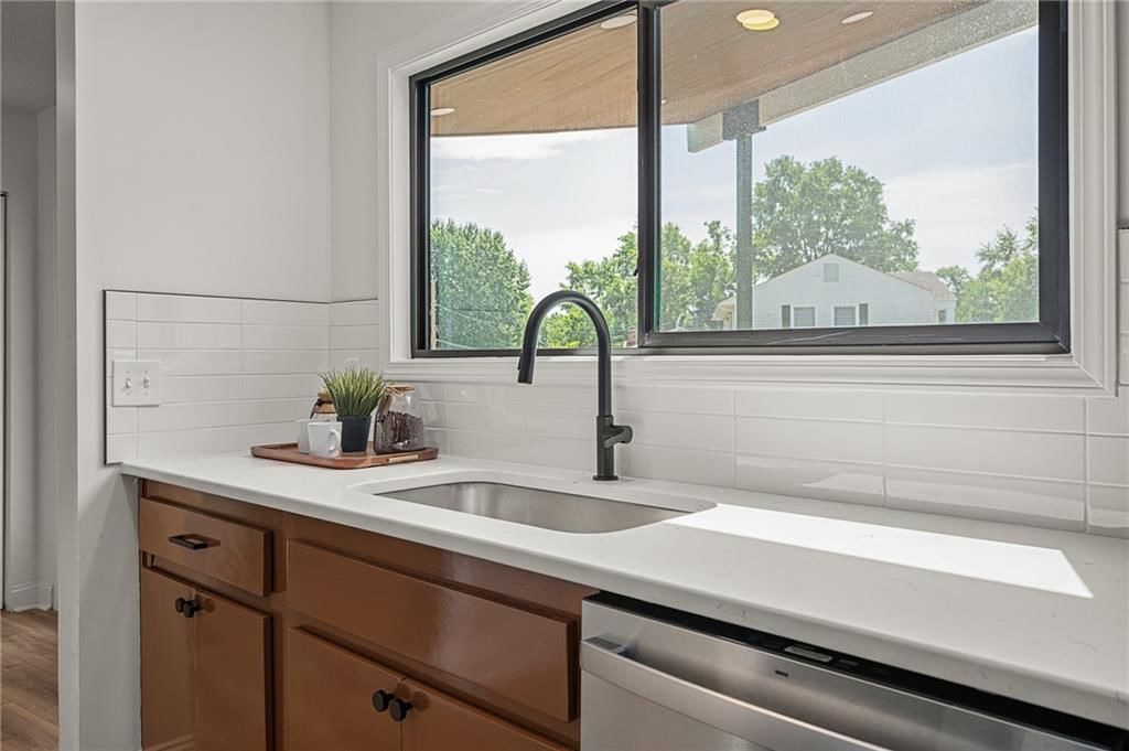 9136 Grant Lane — photo 20