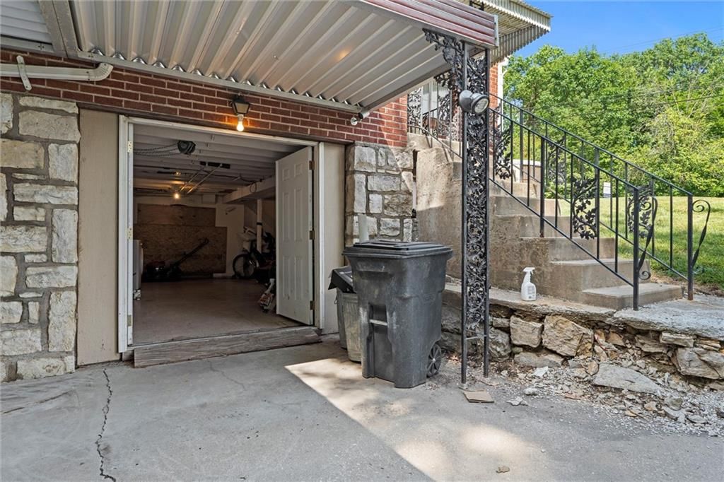 2952 N 70th Terrace — photo 24