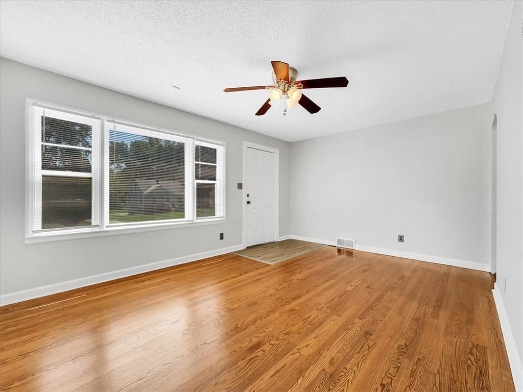 9700 E 66th Terrace — photo 13
